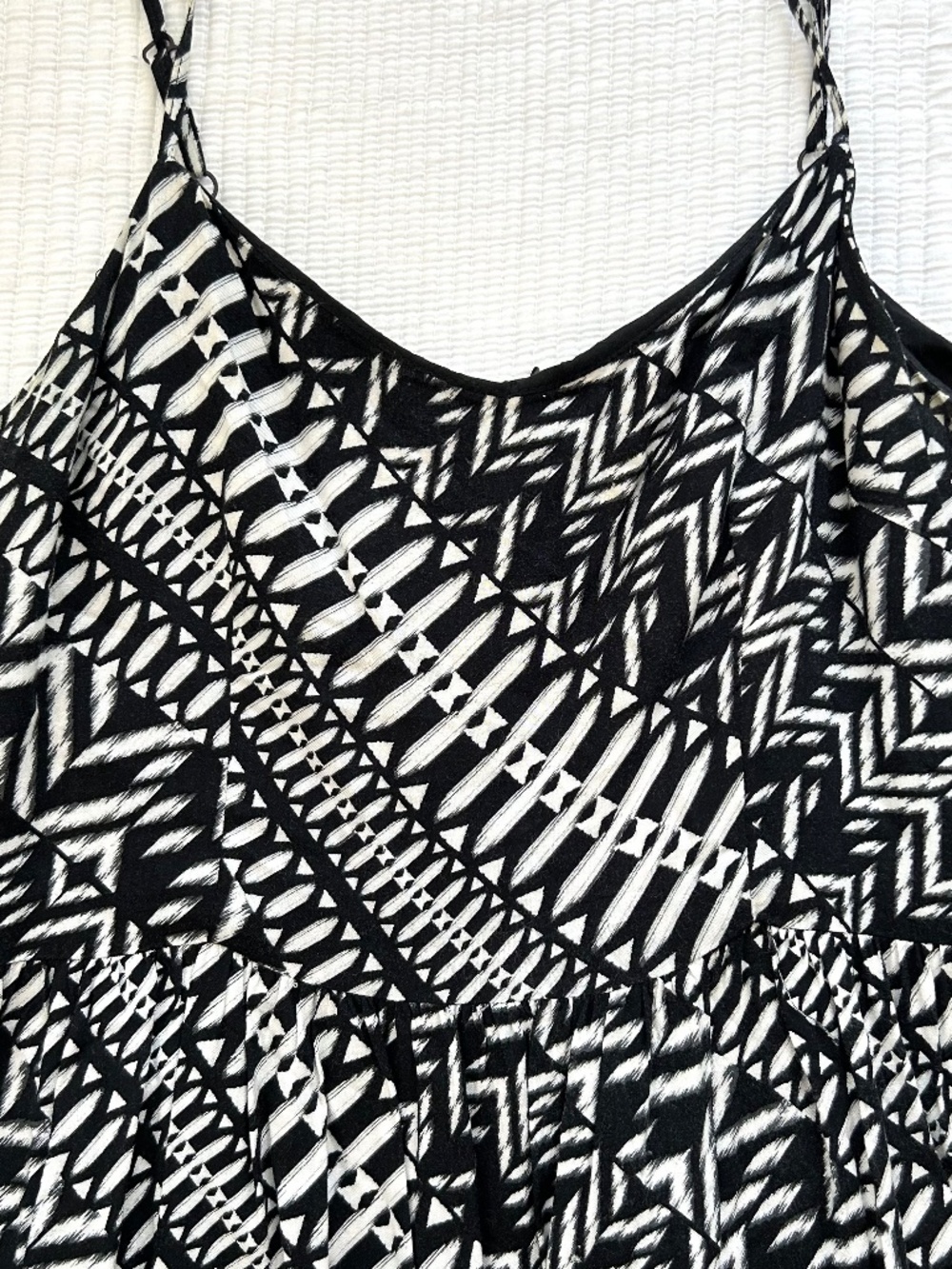 AQUA Sz Large Black &‎ White Tribal Print Fully Lined A-Line Dress - Picture 2 of 5